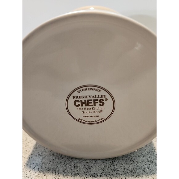 Chefs Fresh Valley Farm Company Stoneware Garlic Keeper W/lid - Gently Used - Picture 4 of 5